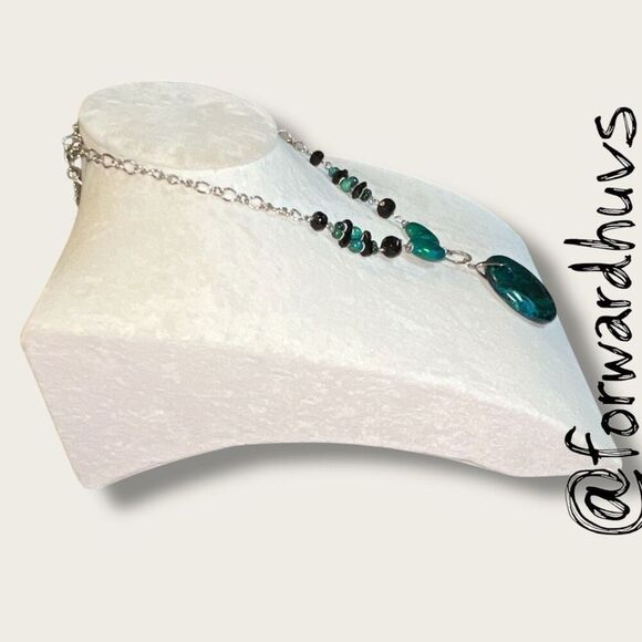 18” Artificially Colored Stone Pendant - Picture 5 of 12